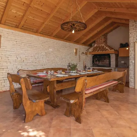 Amazing In With 8 Bedrooms, Jacuzzi And Private Swimming Pool Prázdninový dům *