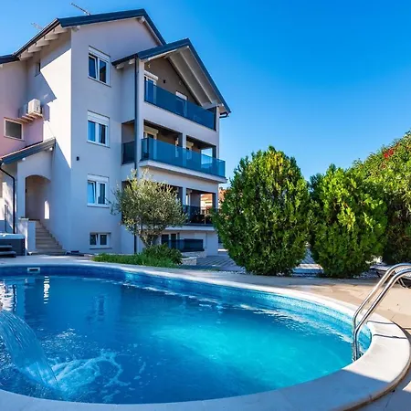 Amazing In With 8 Bedrooms, Jacuzzi And Private Swimming Pool * Zadar