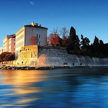 Prázdninový dům Amazing In With 8 Bedrooms, Jacuzzi And Private Swimming Pool Zadar