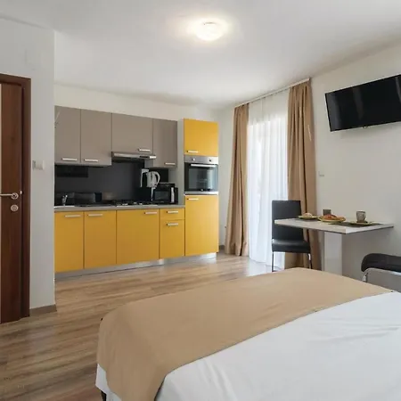 Amazing In With 8 Bedrooms, Jacuzzi And Private Swimming Pool * Zadar