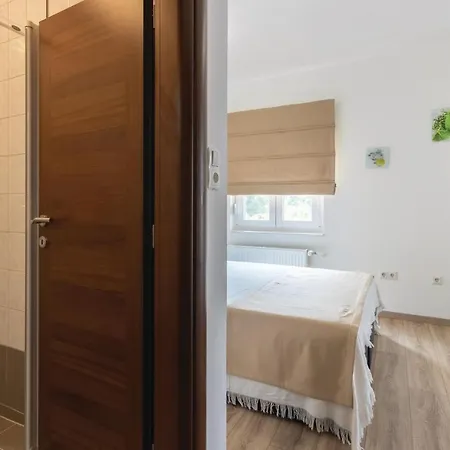 Amazing In With 8 Bedrooms, Jacuzzi And Private Swimming Pool Prázdninový dům