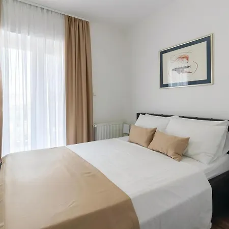 Amazing In With 8 Bedrooms, Jacuzzi And Private Swimming Pool Zara