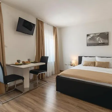 Amazing In With 8 Bedrooms, Jacuzzi And Private Swimming Pool * Zara