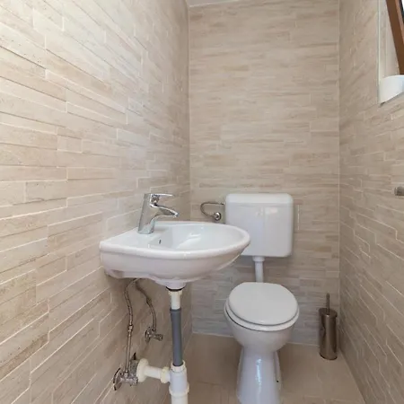 Amazing In With 8 Bedrooms, Jacuzzi And Private Swimming Pool * Zara
